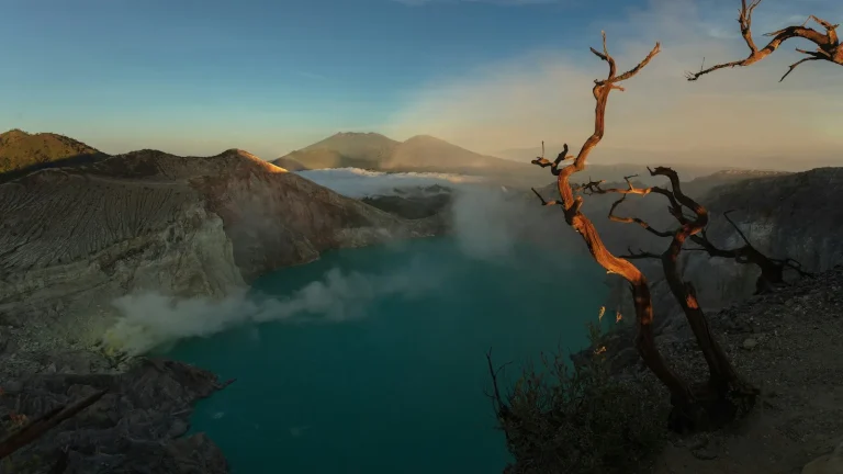 Ijen Sunrise vs Blue Fire — Which Tour Is Right for You?
