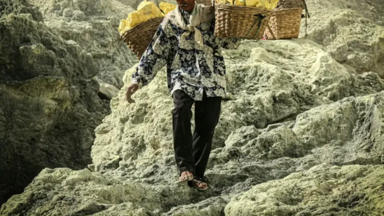 Ijen Sulfur Miners — Their Culture & How to Visit Ethically