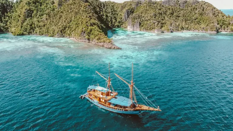 Your 2027 Raja Ampat Luxury Marine Travel: An Insider’s Planning Checklist